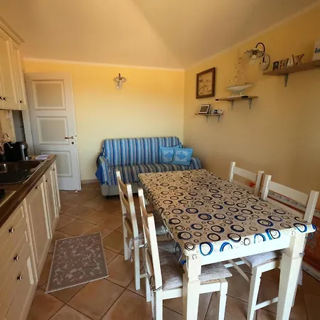 Borgo Tuchese Vista Mare Apartment *